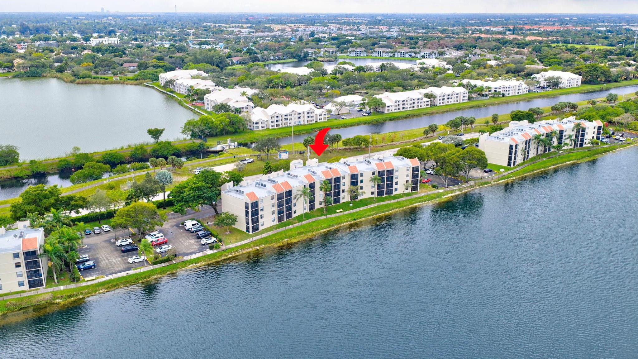 LAKE EMERALD CONDOMINIUM - Residential