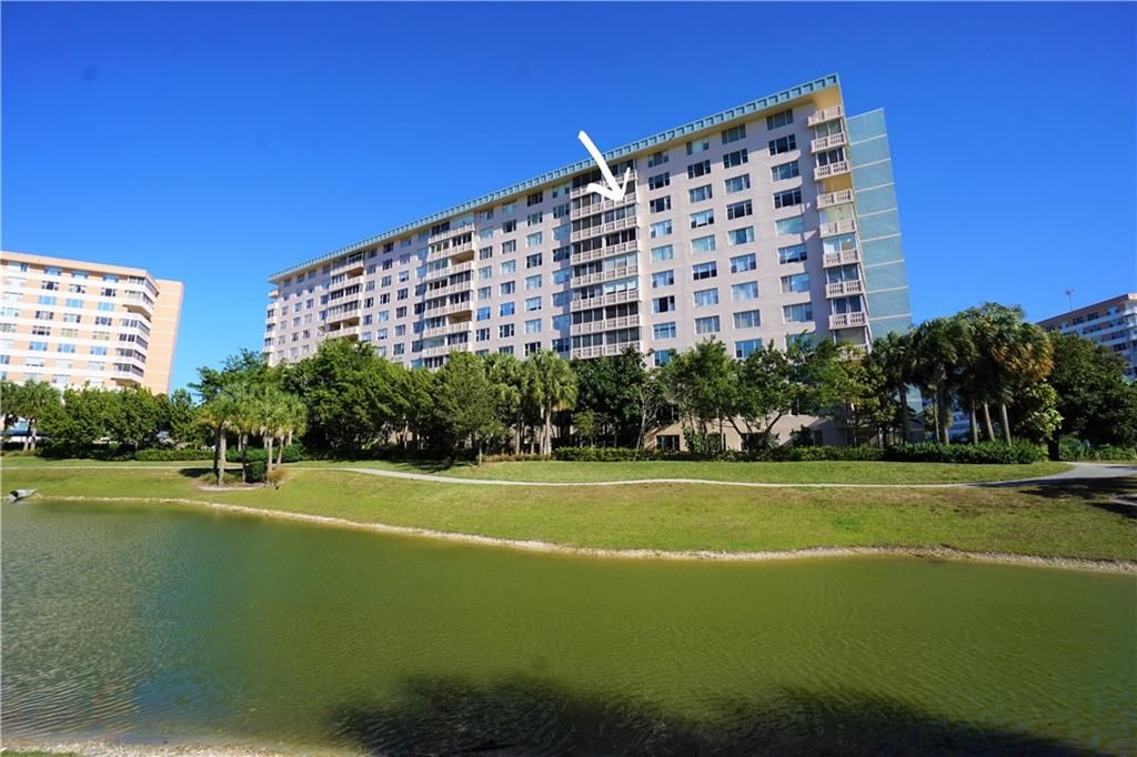 Photo of 4001 Hillcrest Dr #1008, Hollywood, FL 33021 (MLS # F10270448)