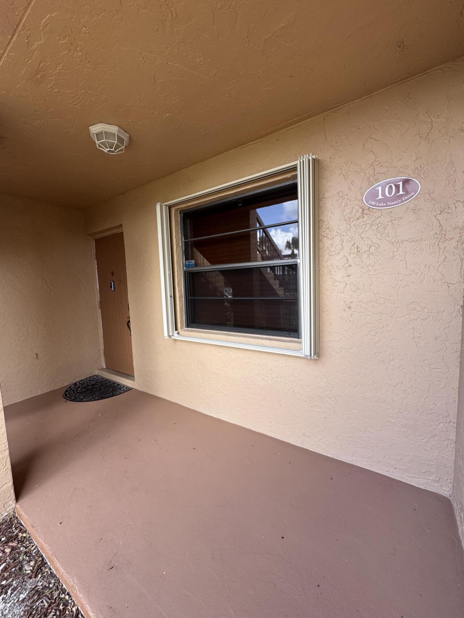 130 Lake Nancy Drive 101, West Palm Beach, FL, 33411/$269,900 2 130 Lake Nancy Drive 101