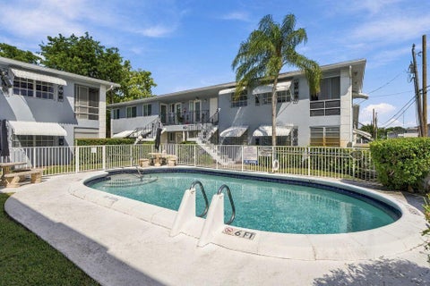 Tiny photo for 3720 Harrison Street #2, Hollywood, FL 33021 (MLS # B26087317)