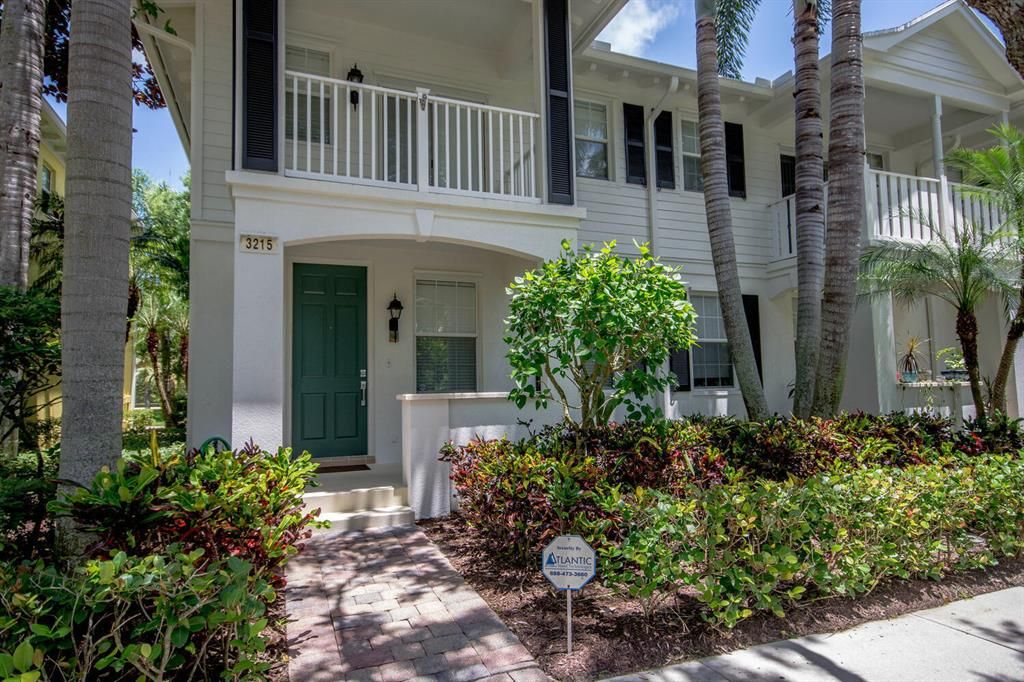 Photo of 3215 E Community Drive, Jupiter, FL 33458 (MLS # R10735164)