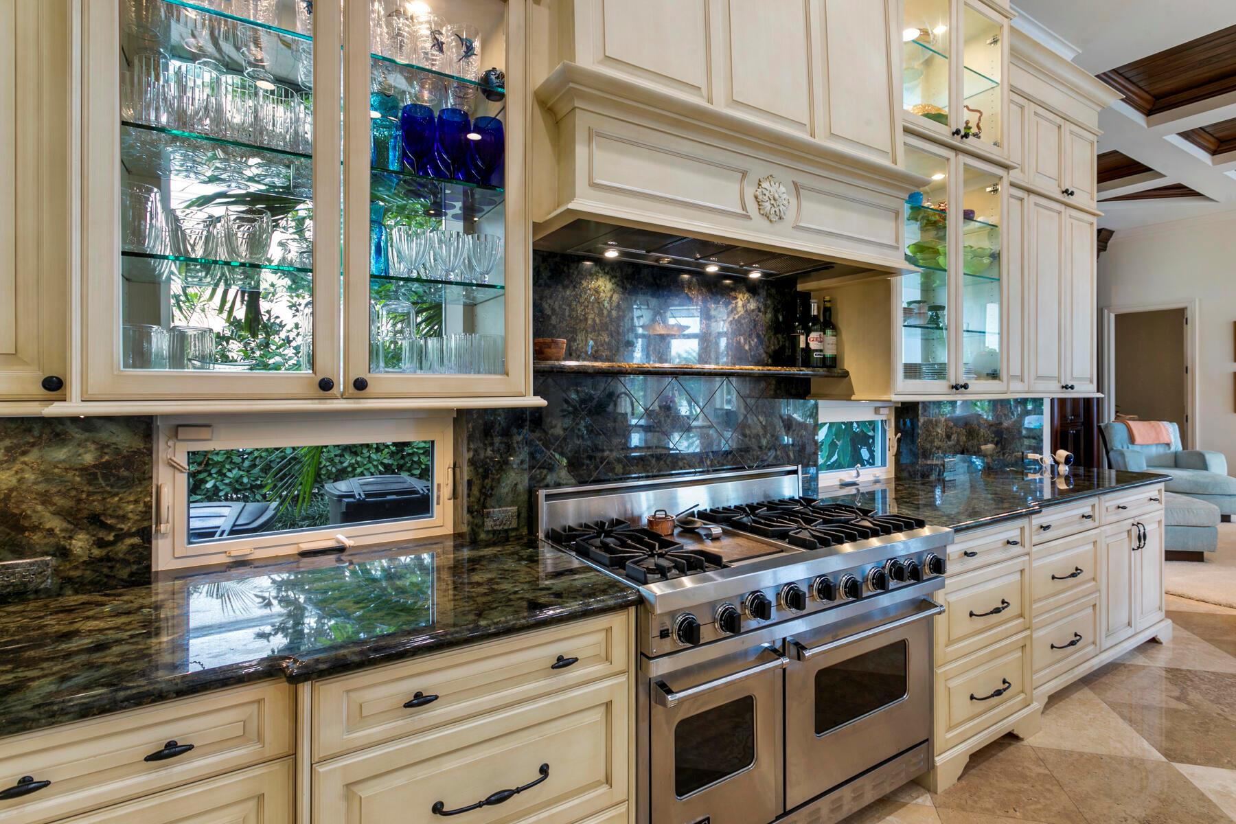 HARBOUR ISLES - Residential