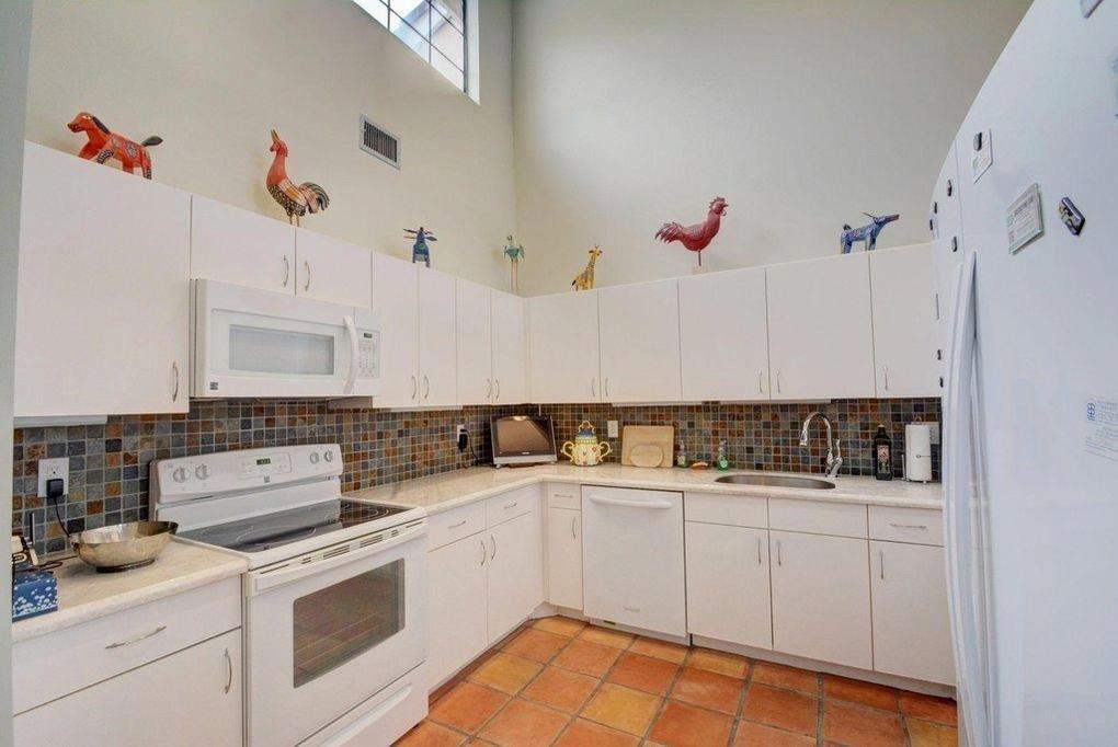 MONTEGO BAY - Residential Lease