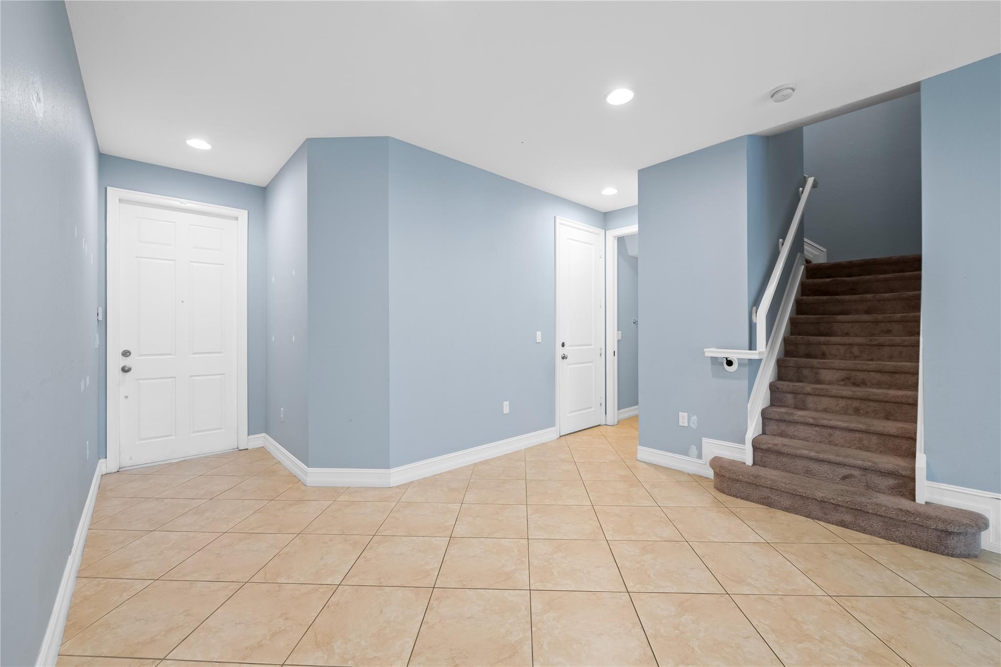 PARKLAND VILLAGE REPLAT 1 - Residential Lease