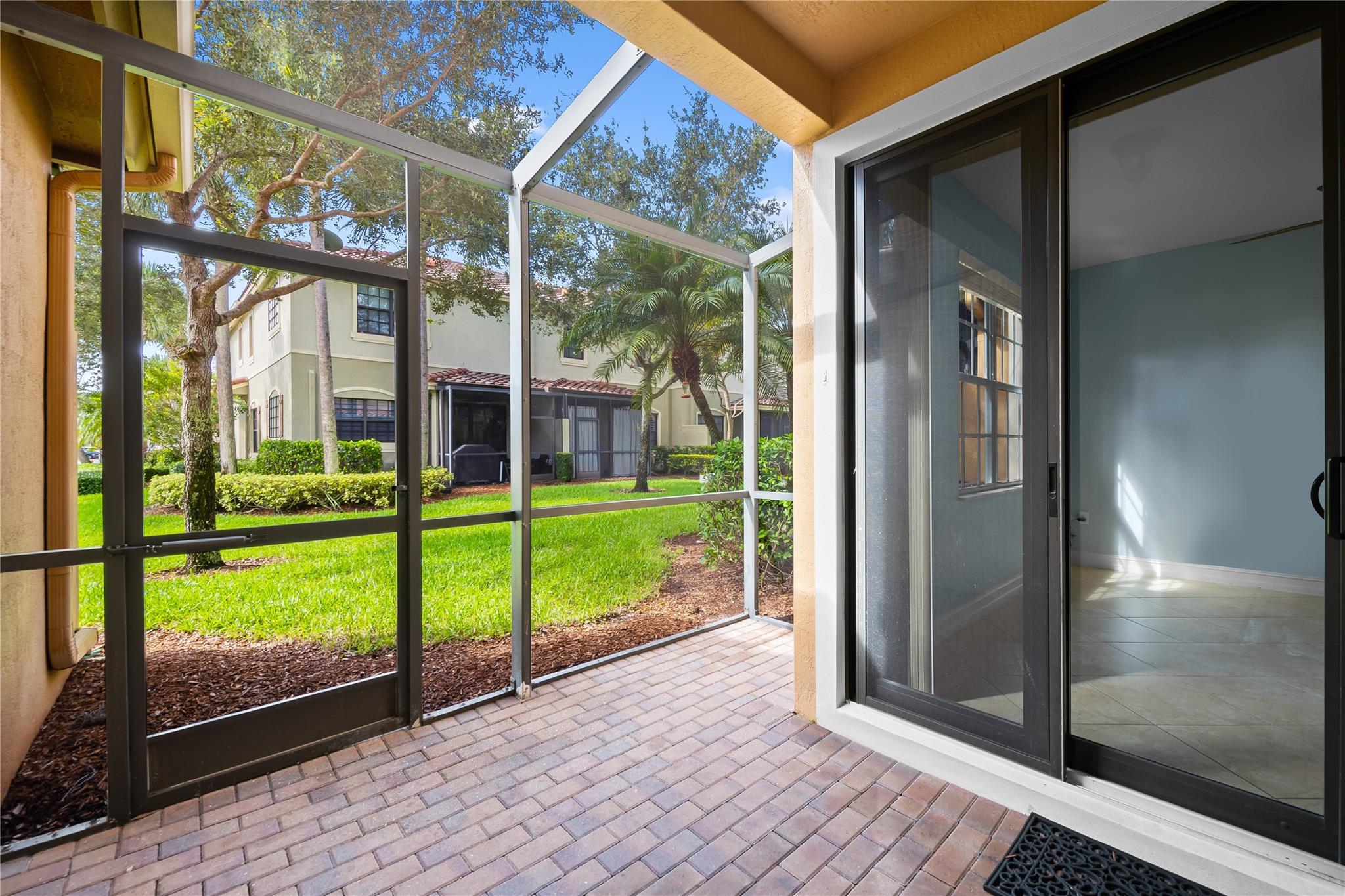 PARKLAND VILLAGE REPLAT 1 - Residential Lease