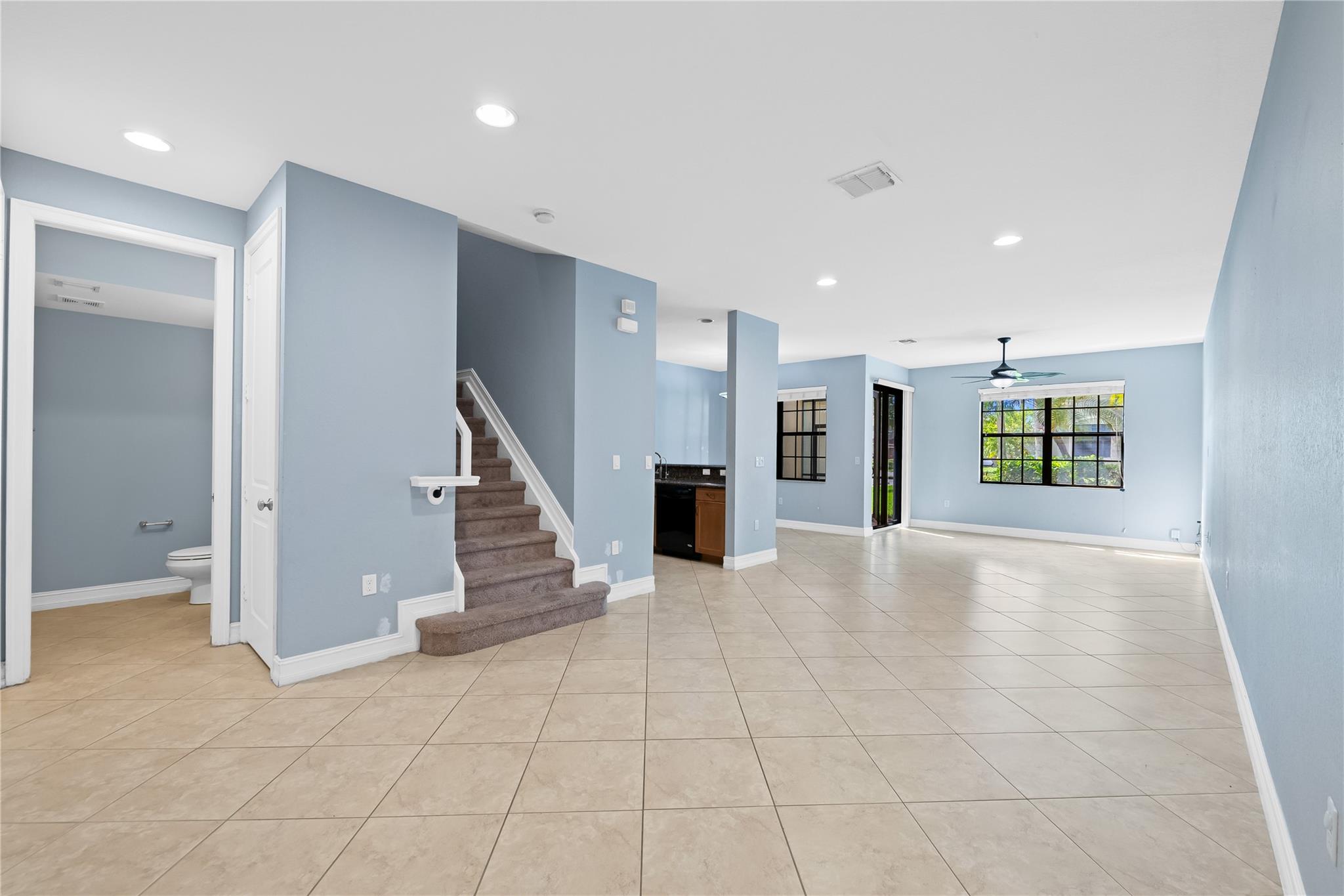 PARKLAND VILLAGE REPLAT 1 - Residential Lease