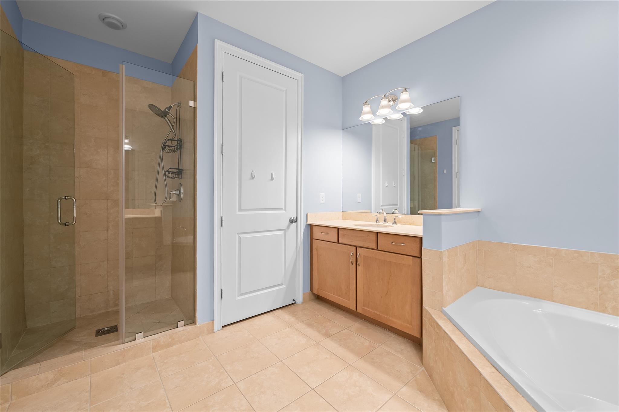 PARKLAND VILLAGE REPLAT 1 - Residential Lease