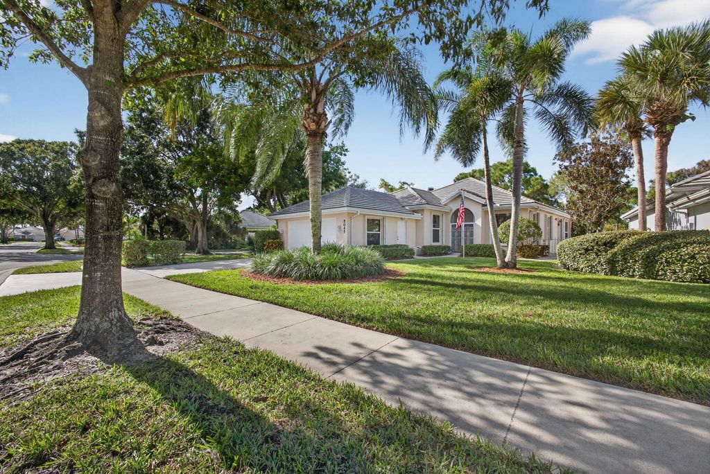 Photo of 5045 SE Inkwood Way, Hobe Sound, FL 33455 (MLS # R11133167)