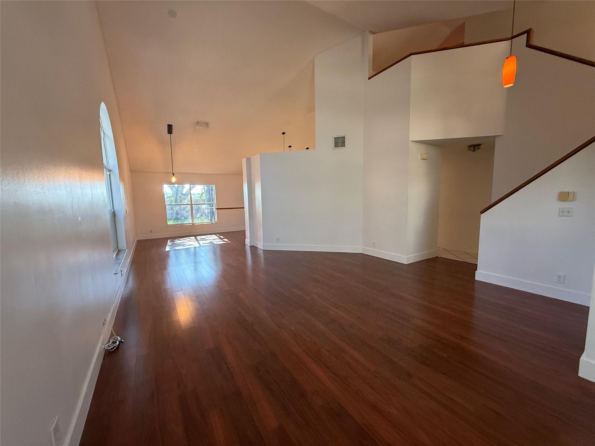2633 Bogota Ave