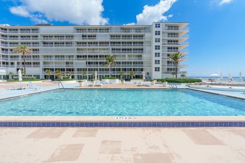 A home in South Palm Beach