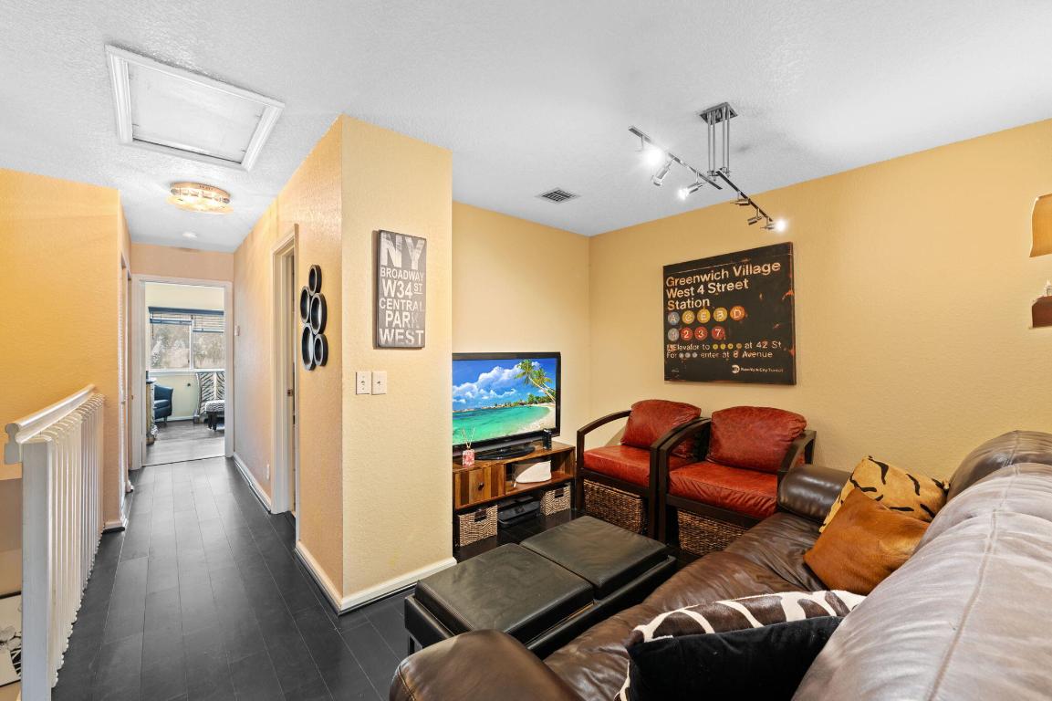 CORAL REEF CLUB - Residential