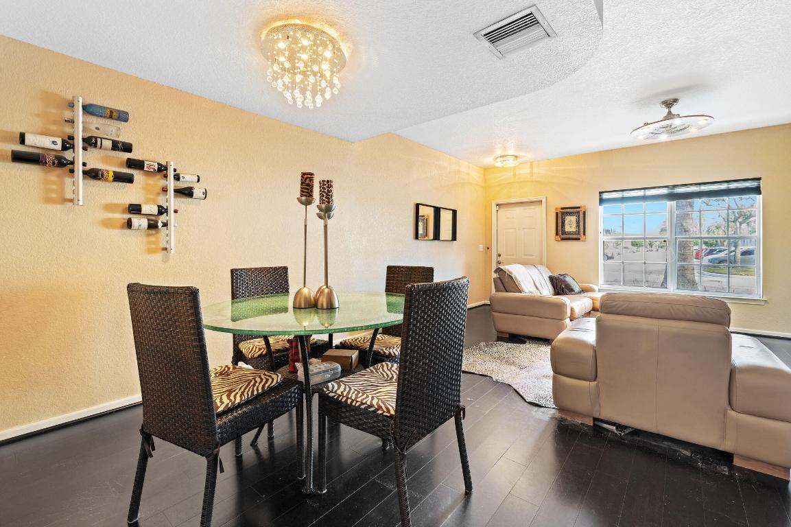 CORAL REEF CLUB - Residential