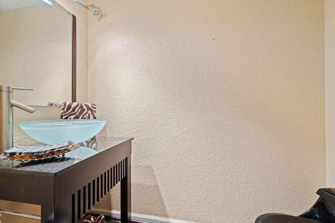 CORAL REEF CLUB - Residential