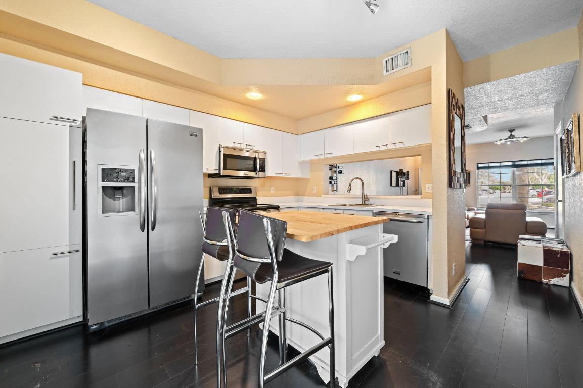 CORAL REEF CLUB - Residential