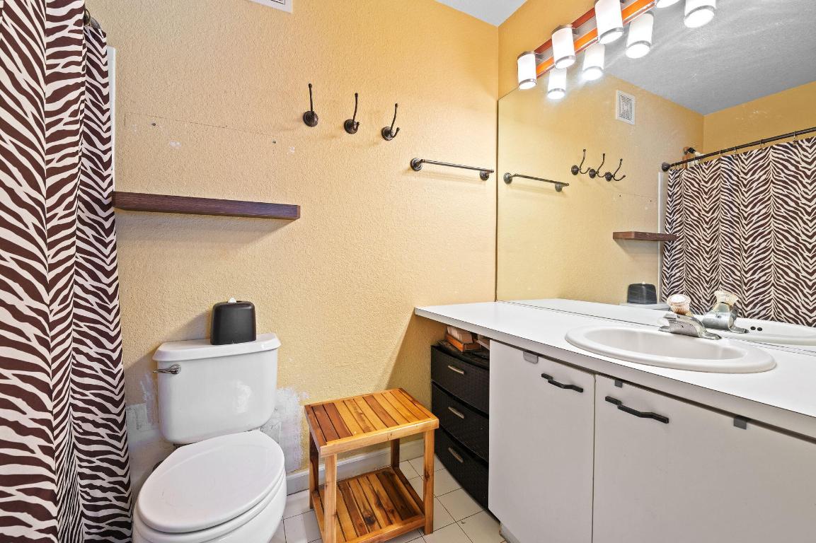 CORAL REEF CLUB - Residential