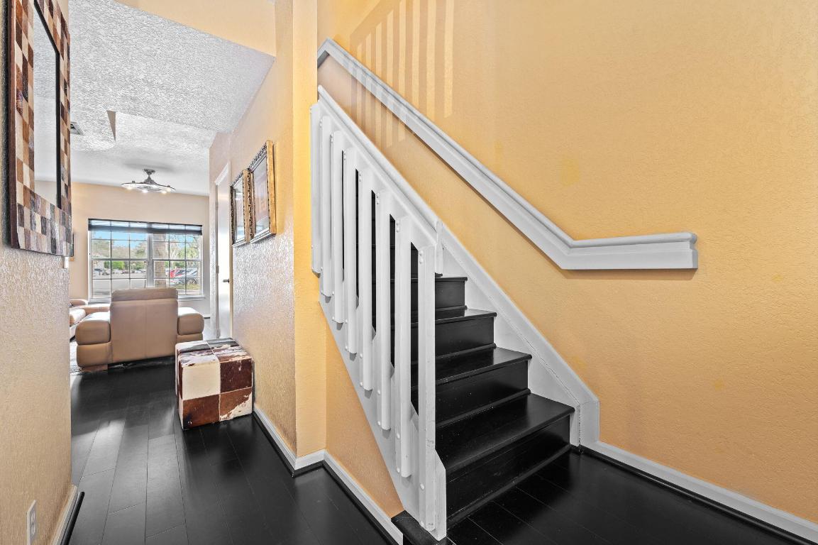 CORAL REEF CLUB - Residential