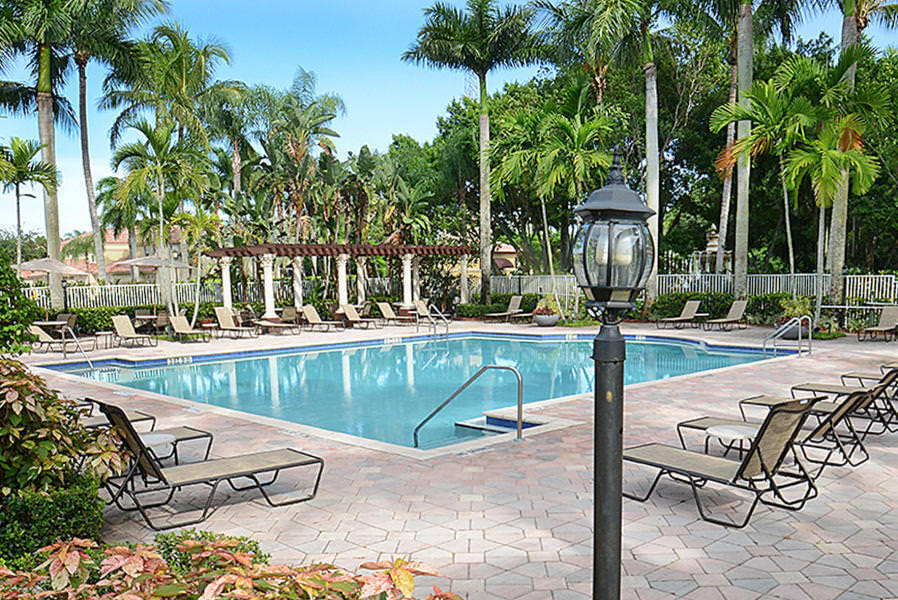 MIZNER POINTE OF BOCA VIA ANCHO - Residential
