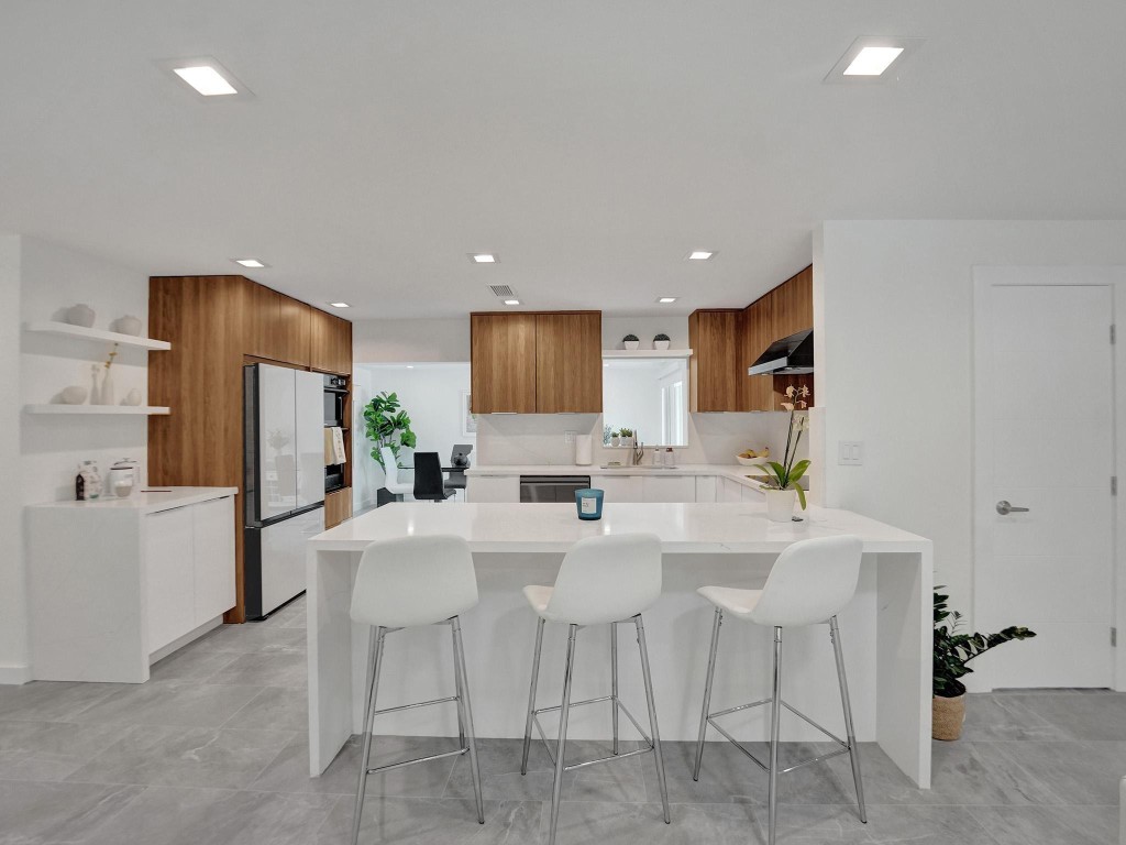 View photos, virtual tours, details... 260 NW 36th Street