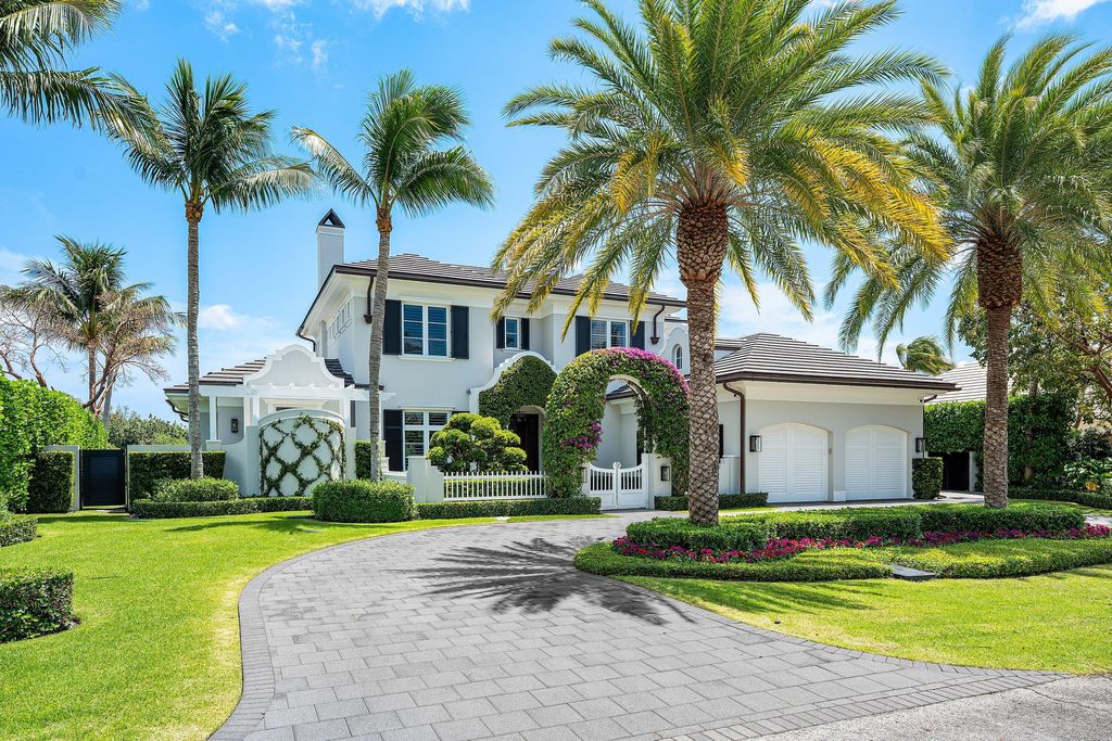 Photo of 2530 Avenue Au Soleil, Gulf Stream, FL 33483 (MLS # B26017839)