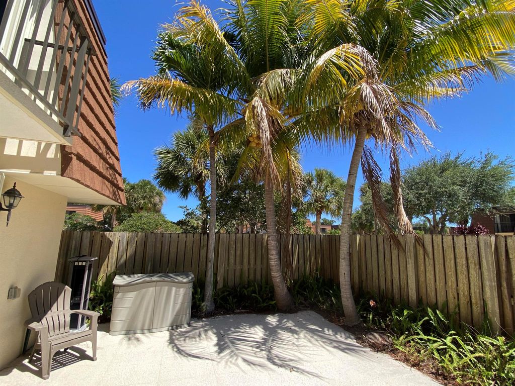 Photo of 3204 32nd Court, Jupiter, FL 33477 (MLS # R10998530)