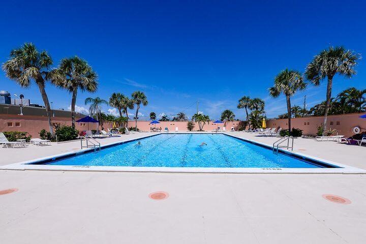 1200 Colonnades Drive 202