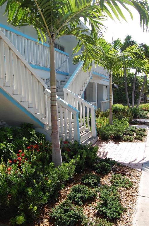 TOWN OF LAKE WORTH - Residential Income