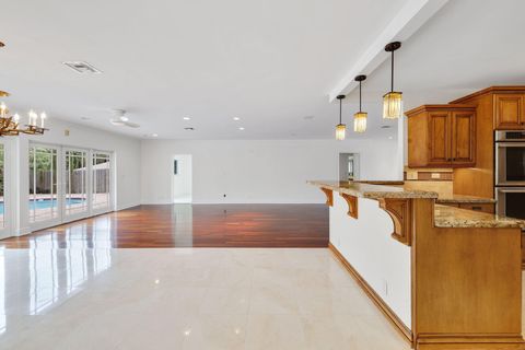 Single Family Residence in Fort Lauderdale FL 3325 42 Court 9.jpg