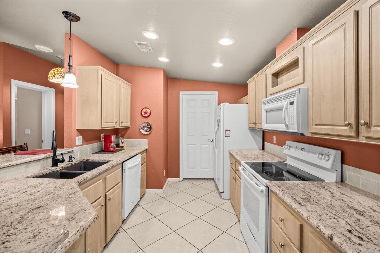 FAIRWAYS AT SAVANNA CLUB REPLAT NO 1 - Residential