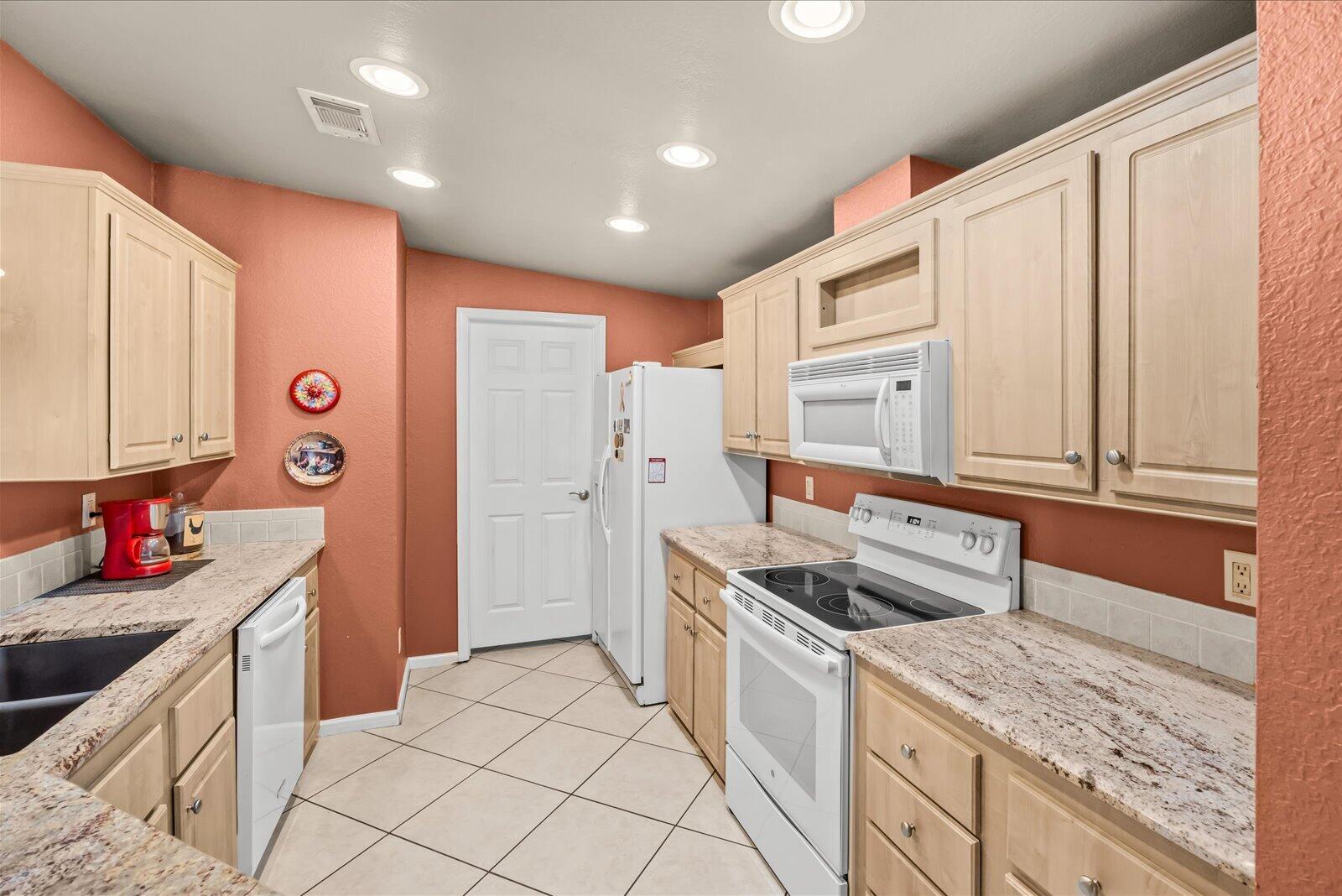 FAIRWAYS AT SAVANNA CLUB REPLAT NO 1 - Residential