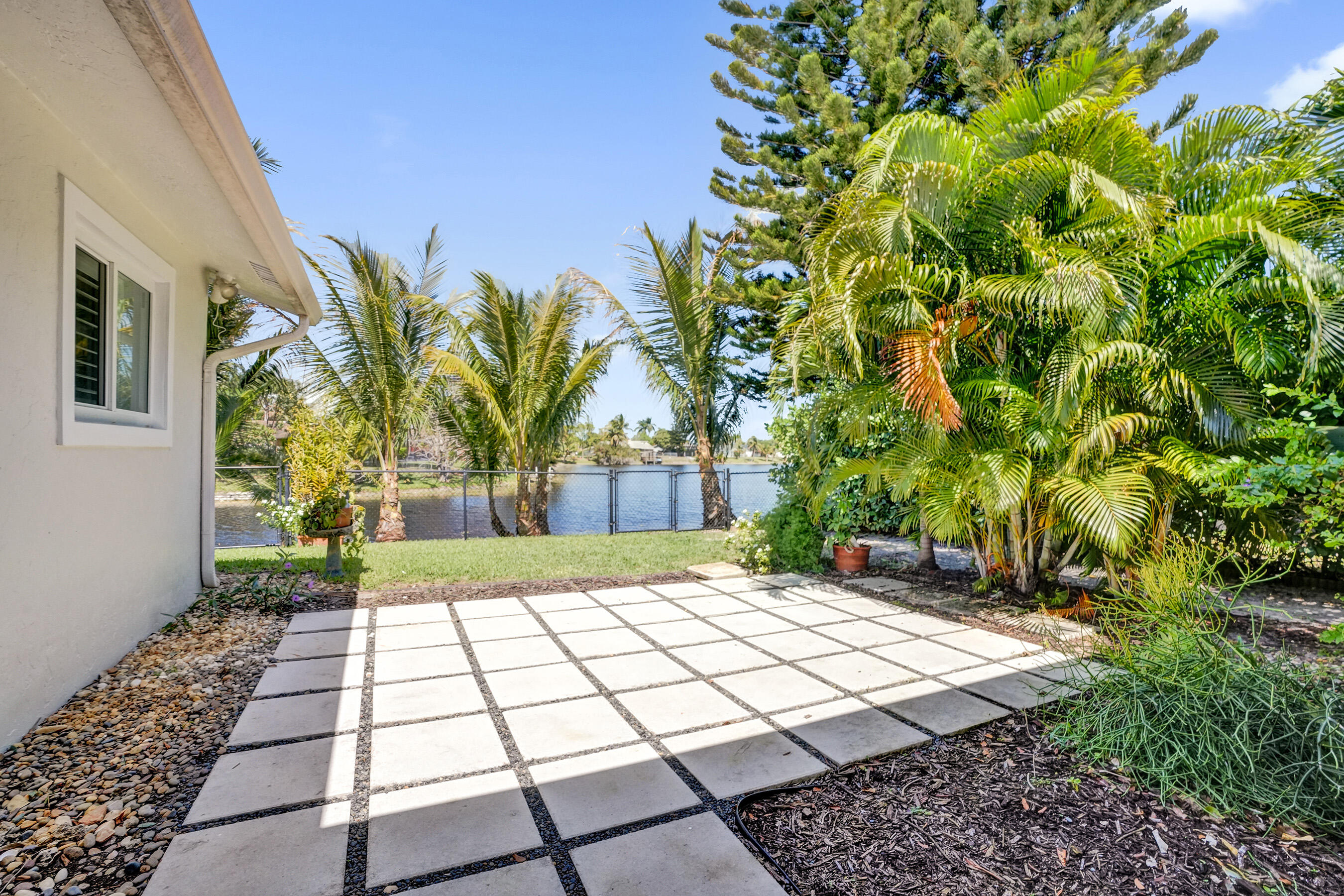 CRYSTAL HEIGHTS - Residential