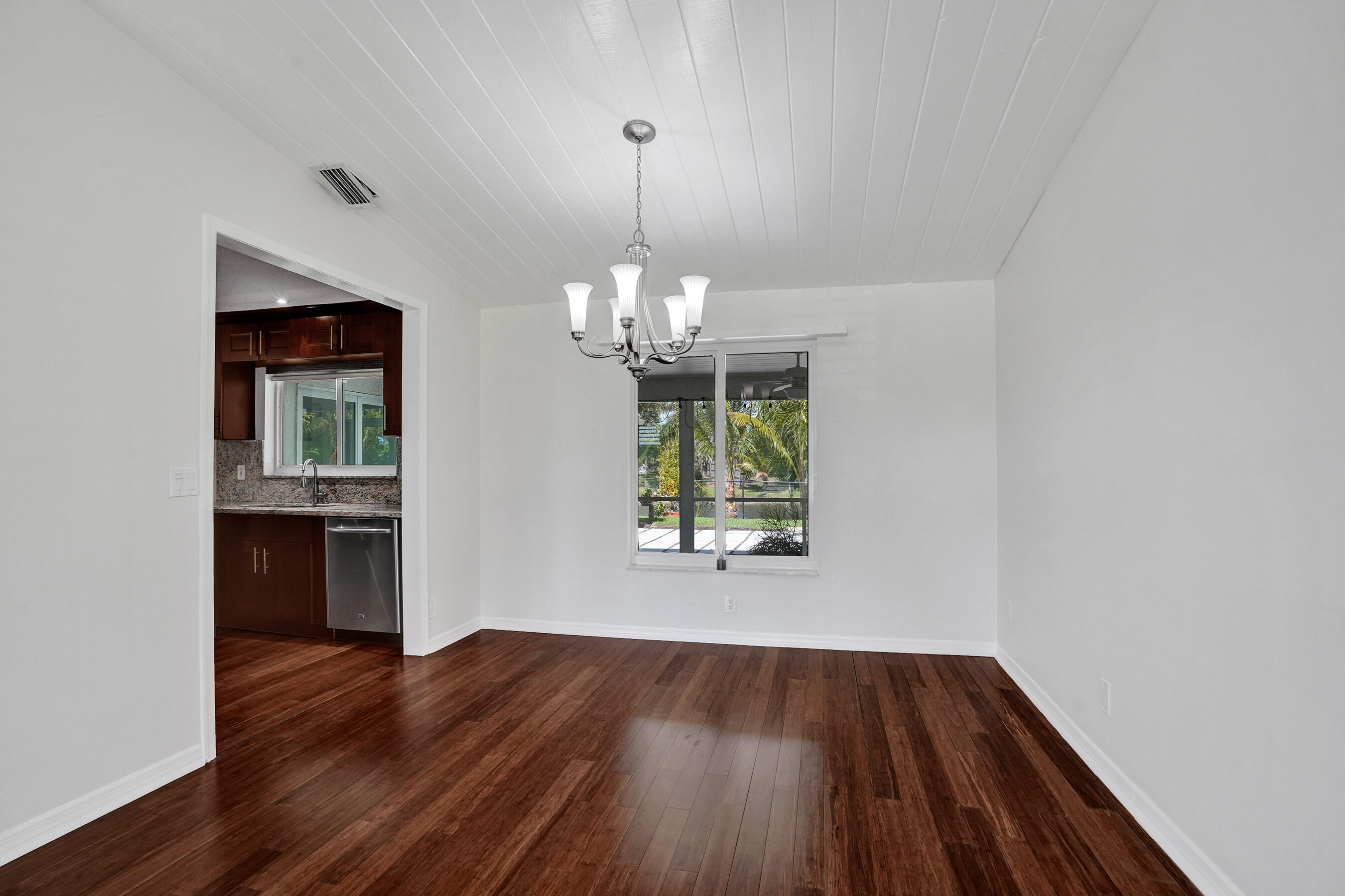 CRYSTAL HEIGHTS - Residential