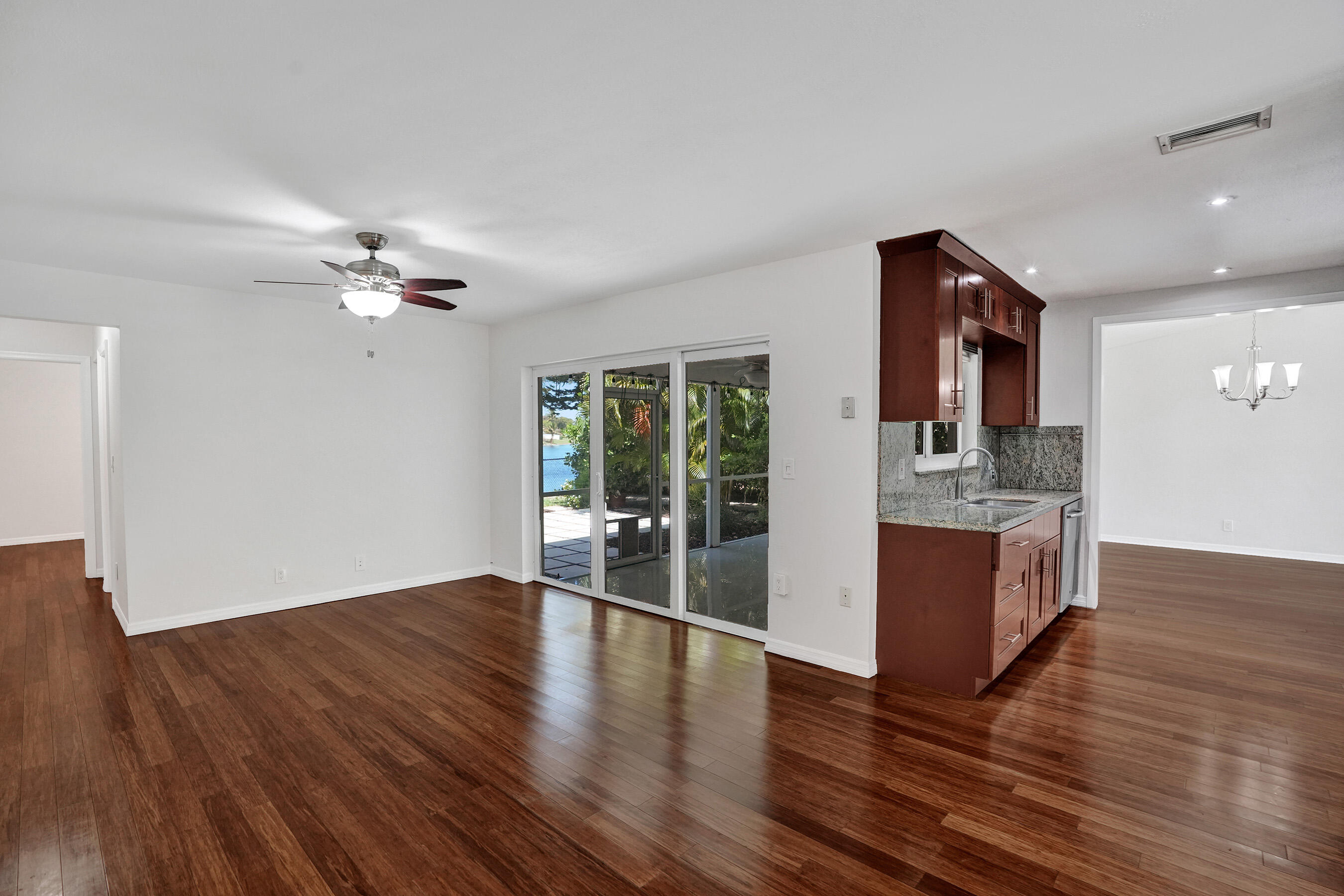 CRYSTAL HEIGHTS - Residential