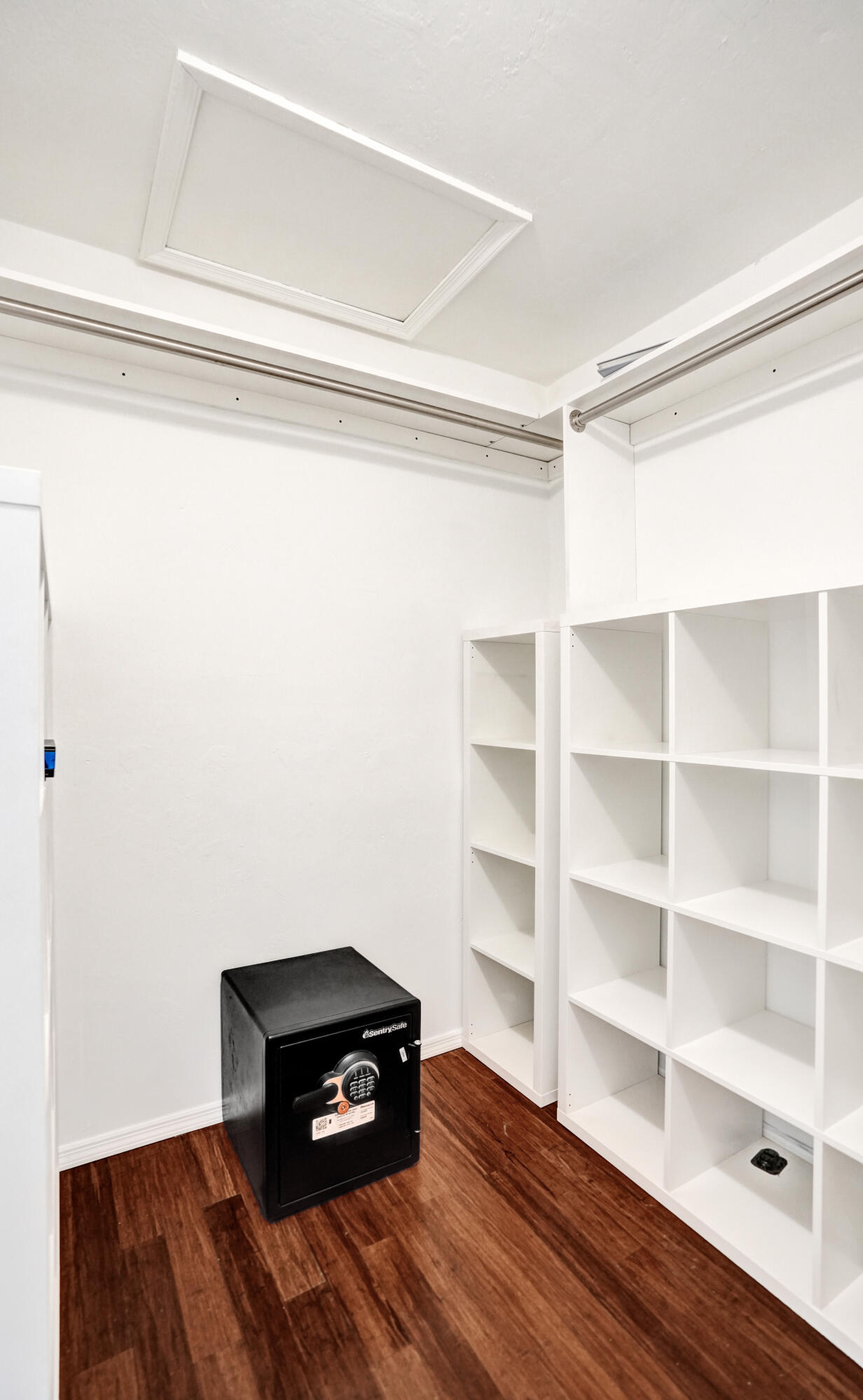 CRYSTAL HEIGHTS - Residential