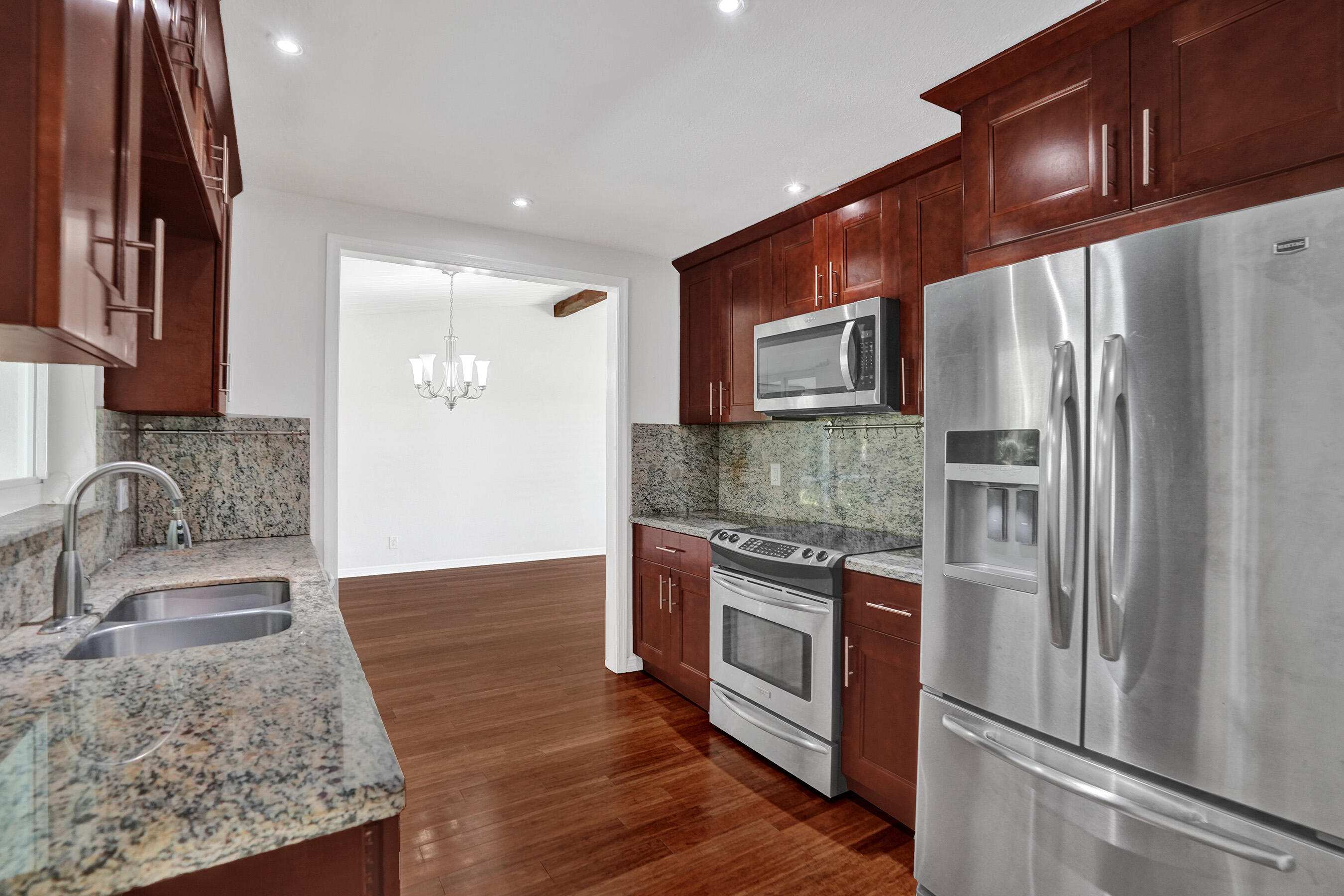 CRYSTAL HEIGHTS - Residential