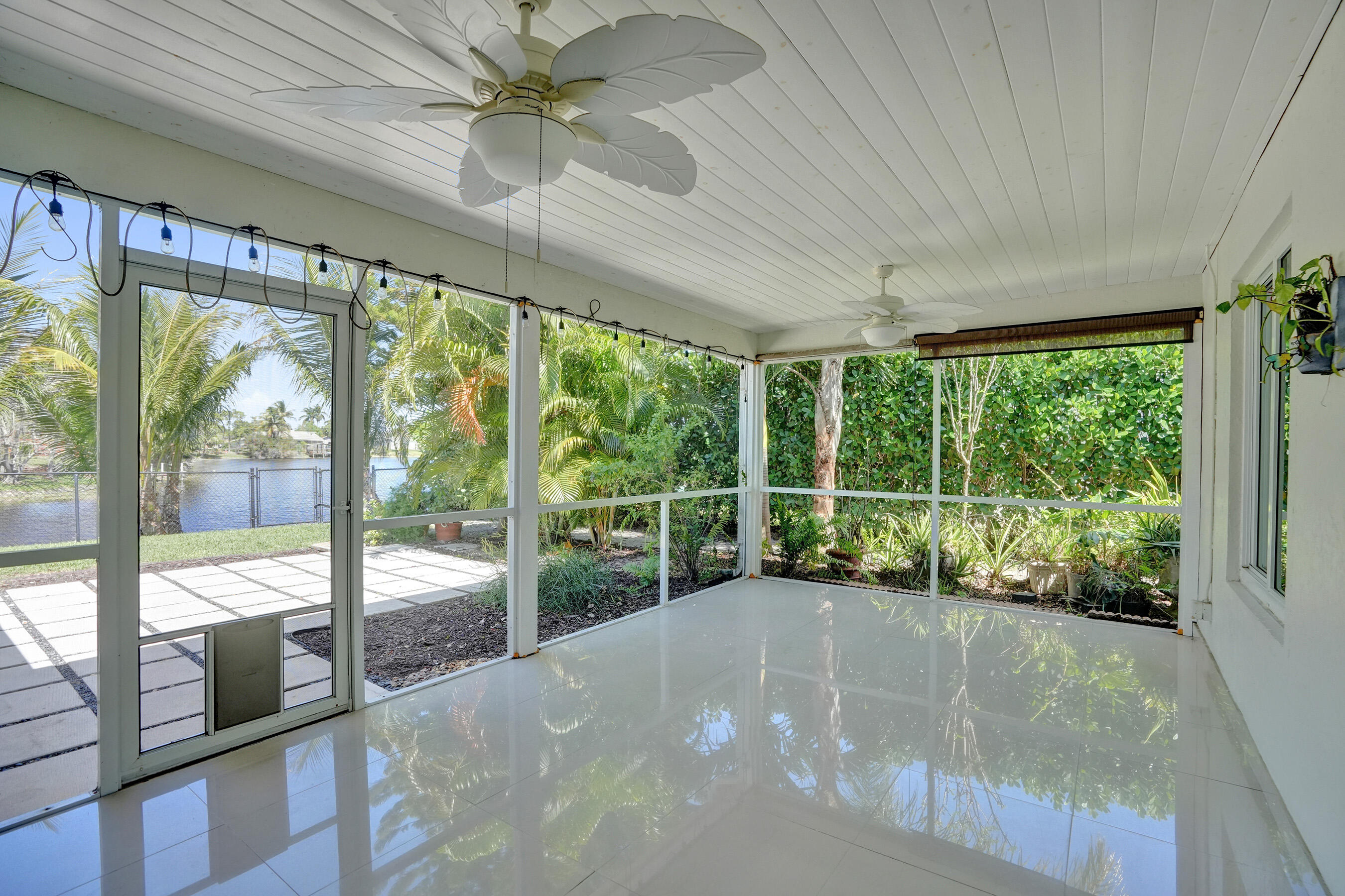 CRYSTAL HEIGHTS - Residential