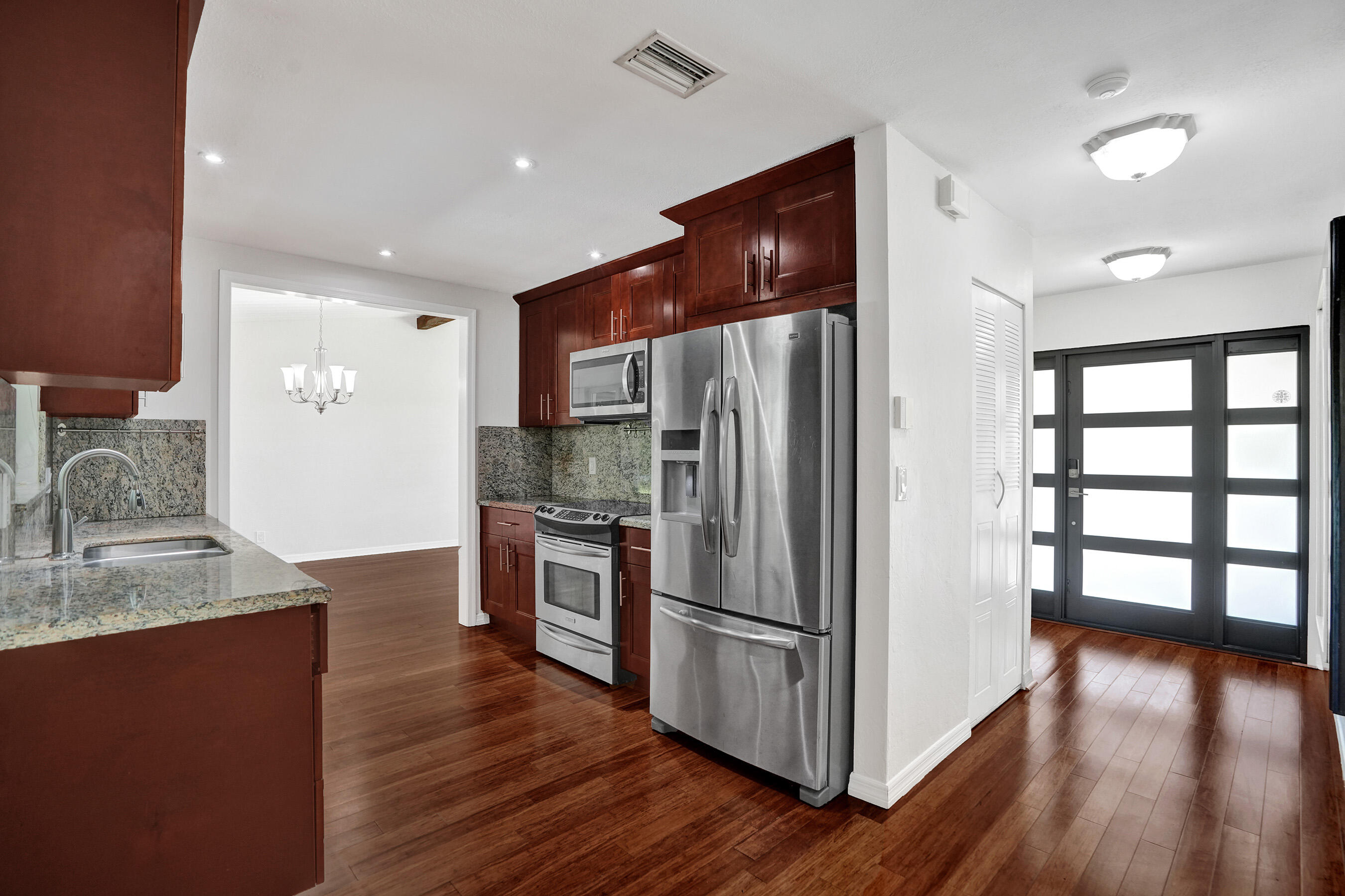 CRYSTAL HEIGHTS - Residential