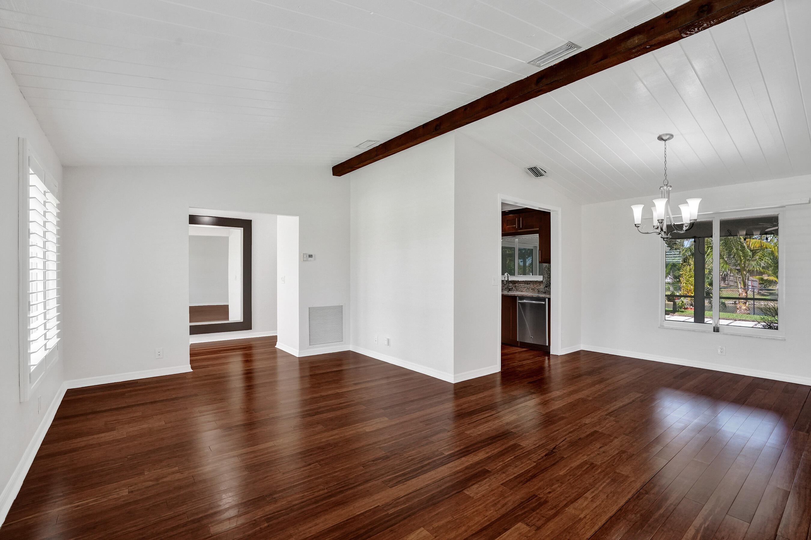 CRYSTAL HEIGHTS - Residential