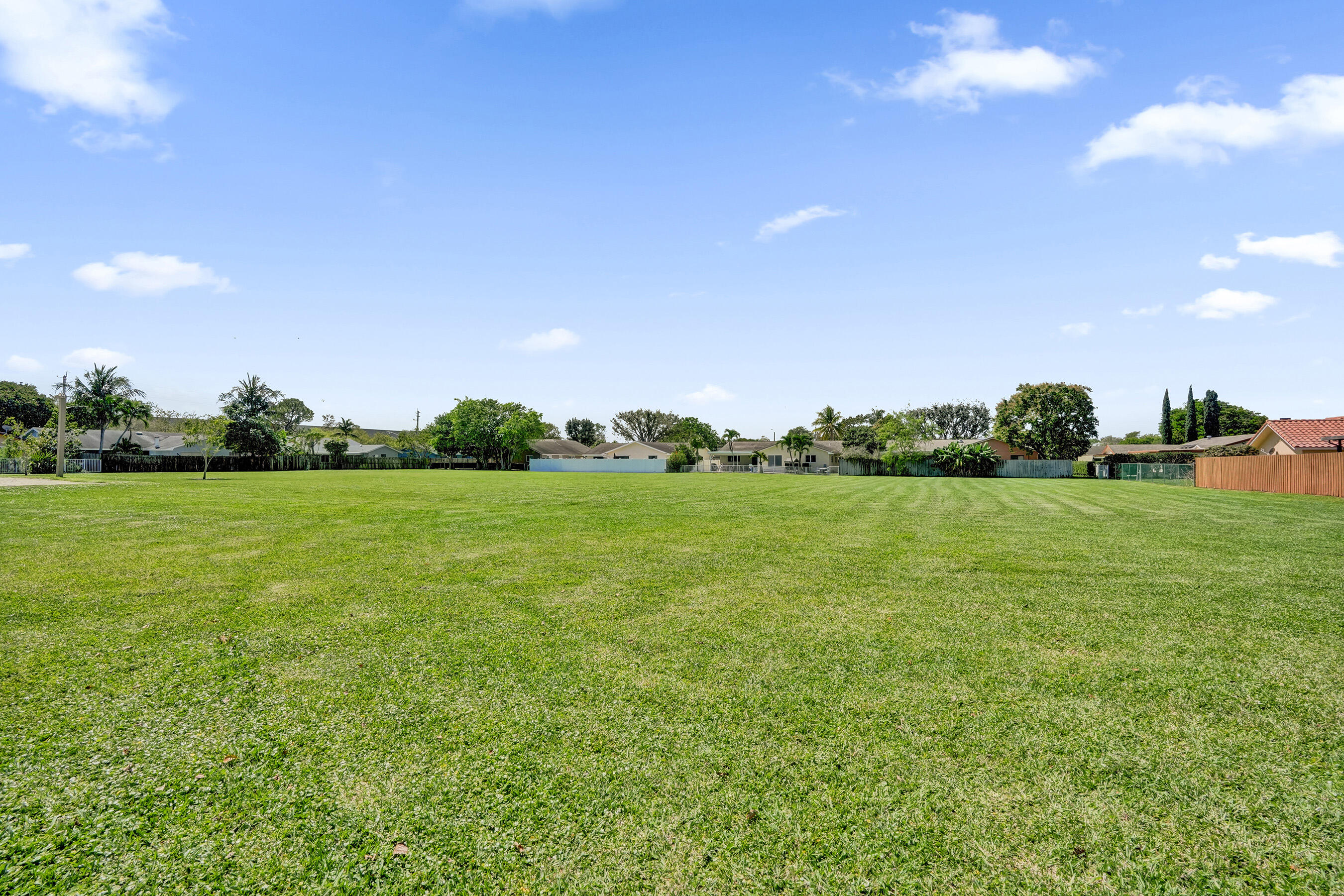 CRYSTAL HEIGHTS - Residential