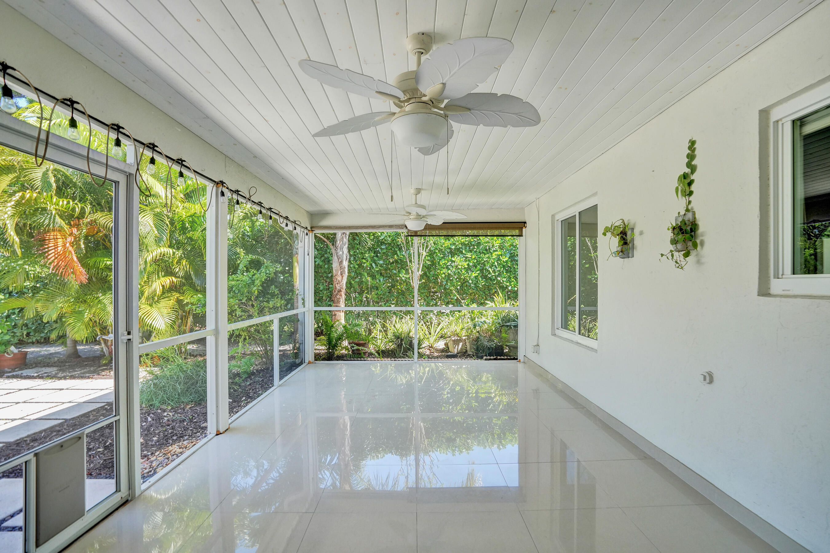 CRYSTAL HEIGHTS - Residential