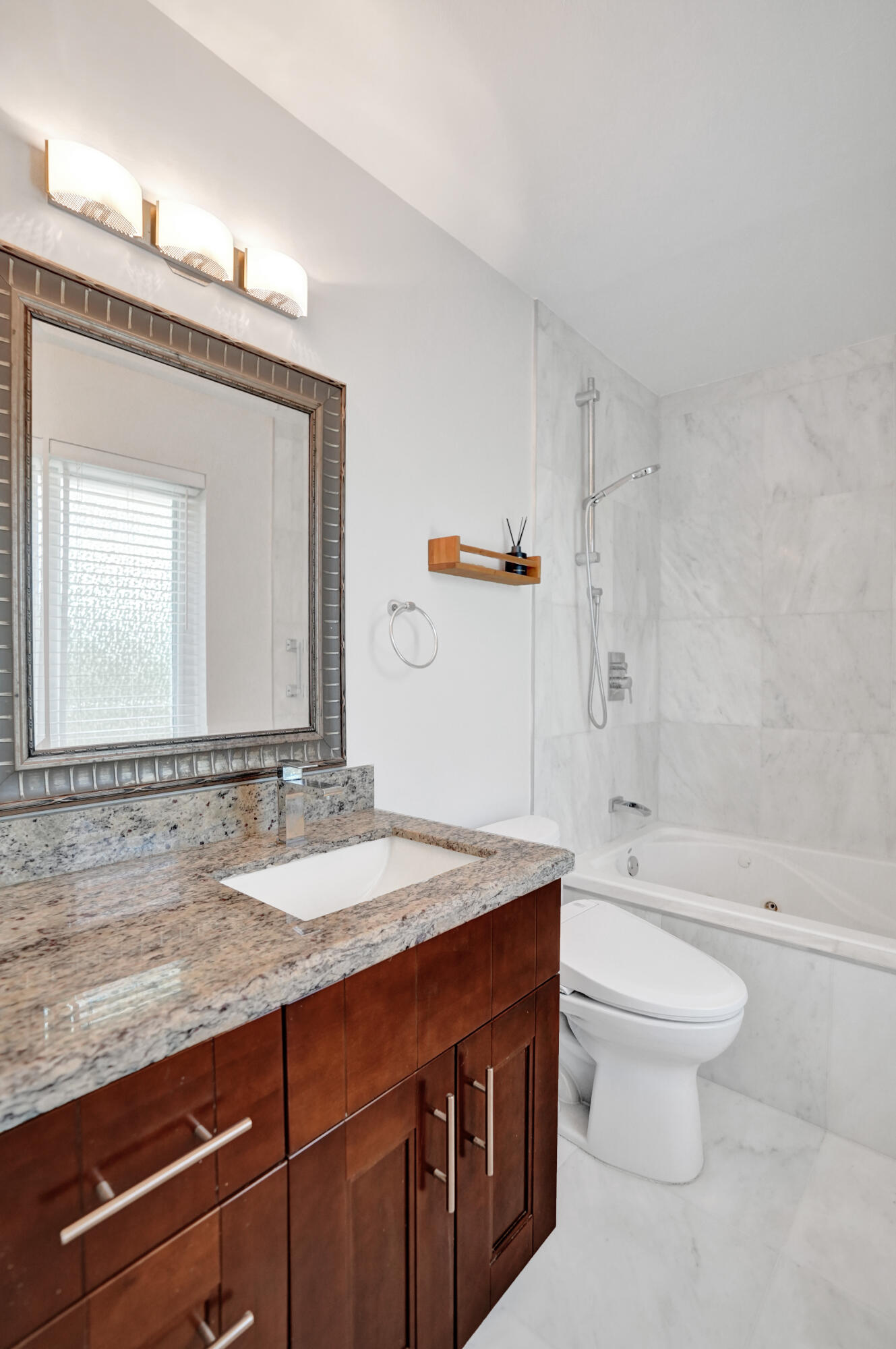 CRYSTAL HEIGHTS - Residential