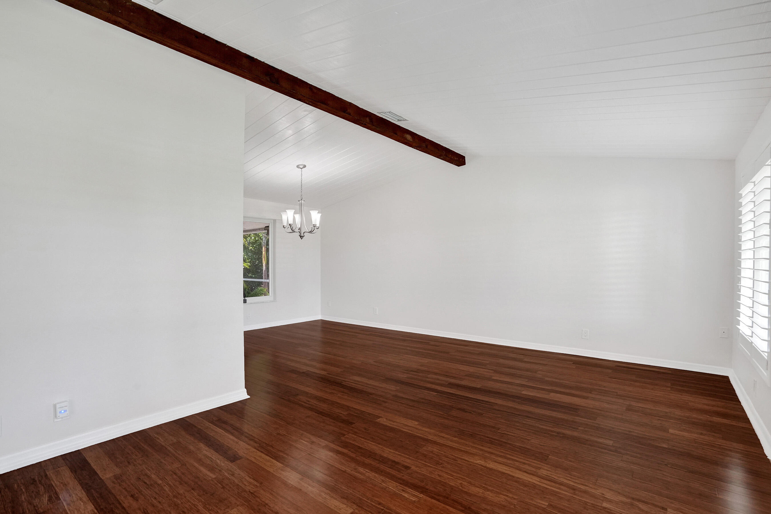 CRYSTAL HEIGHTS - Residential