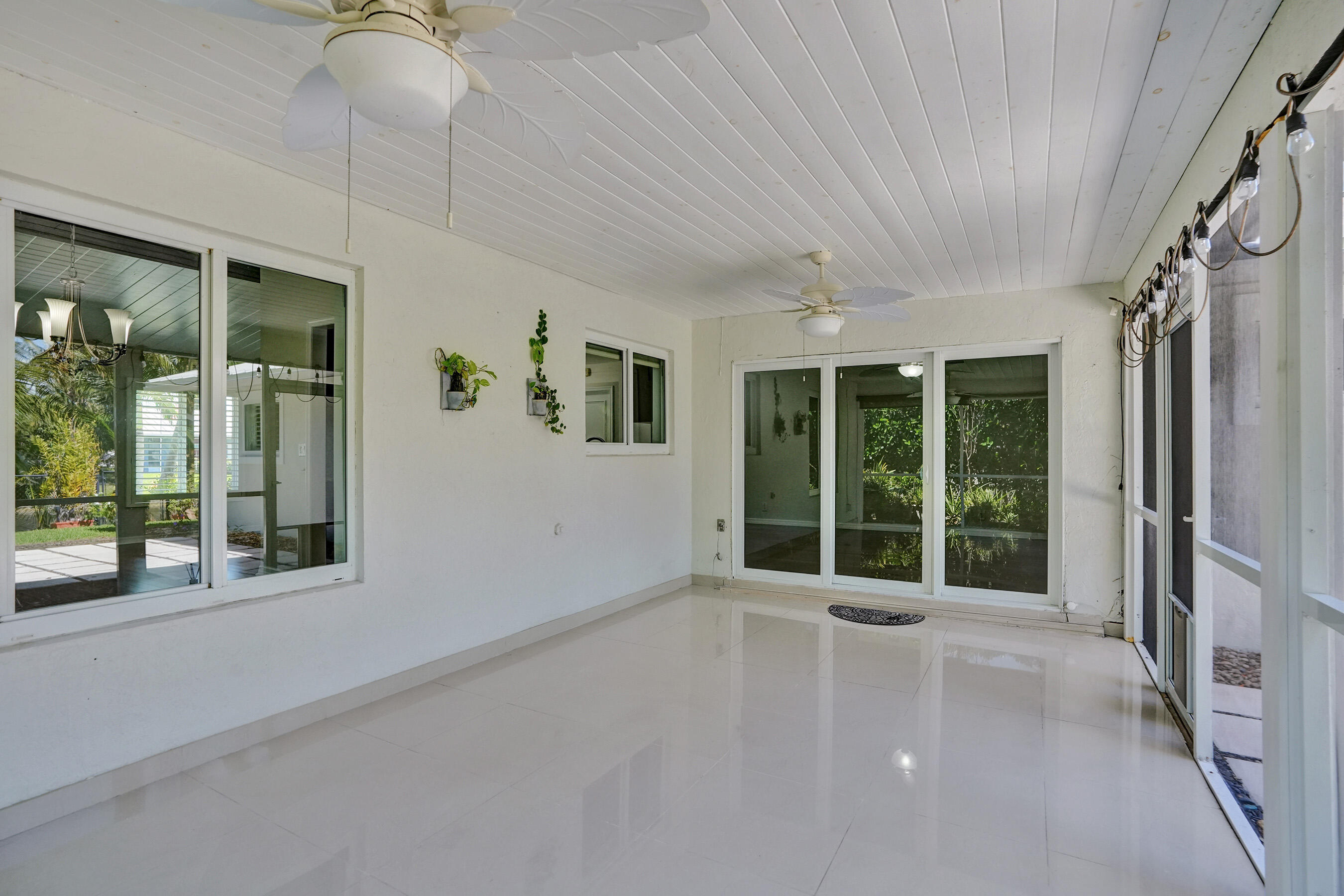 CRYSTAL HEIGHTS - Residential