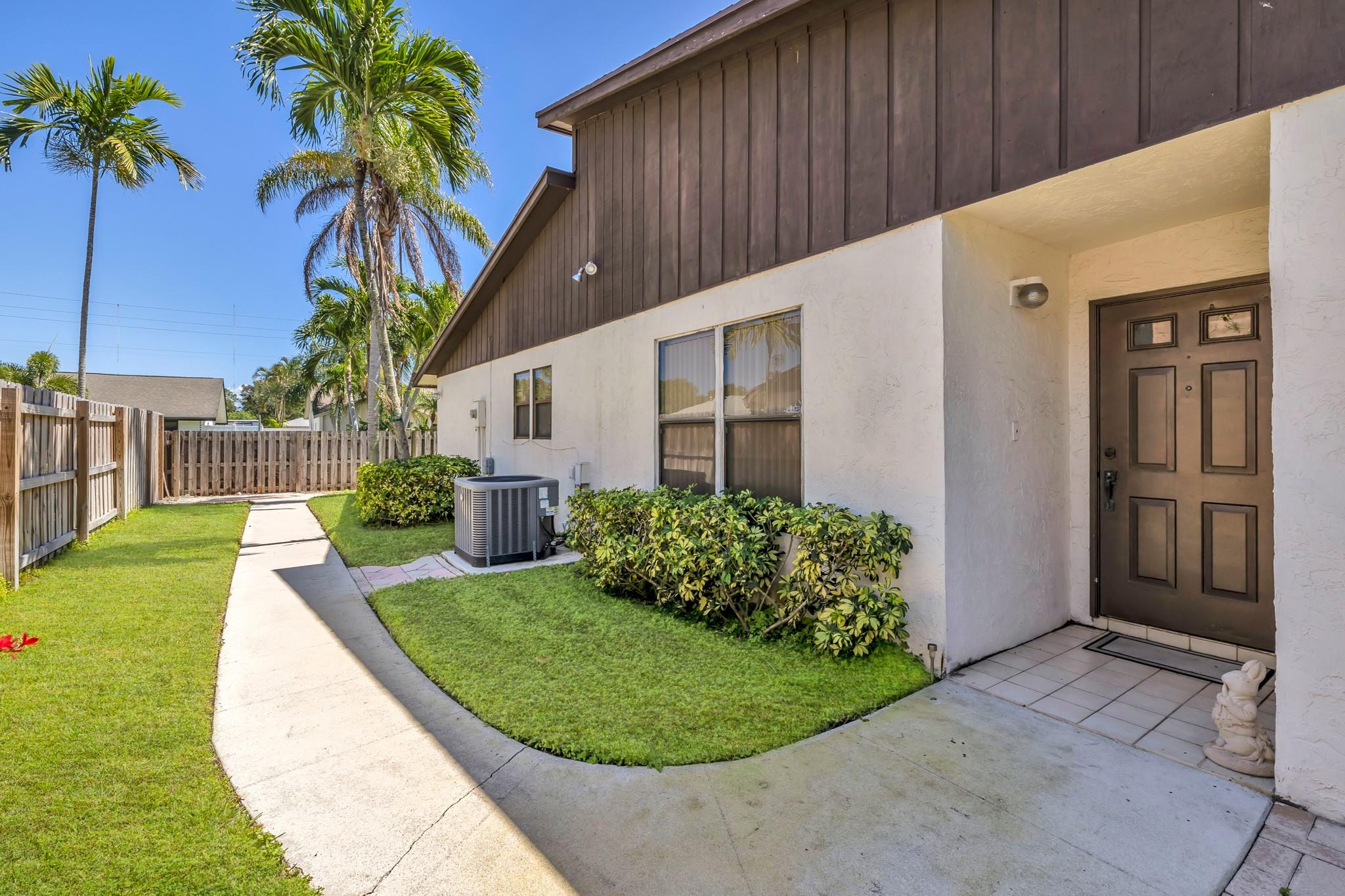 366 SW 27th Ave