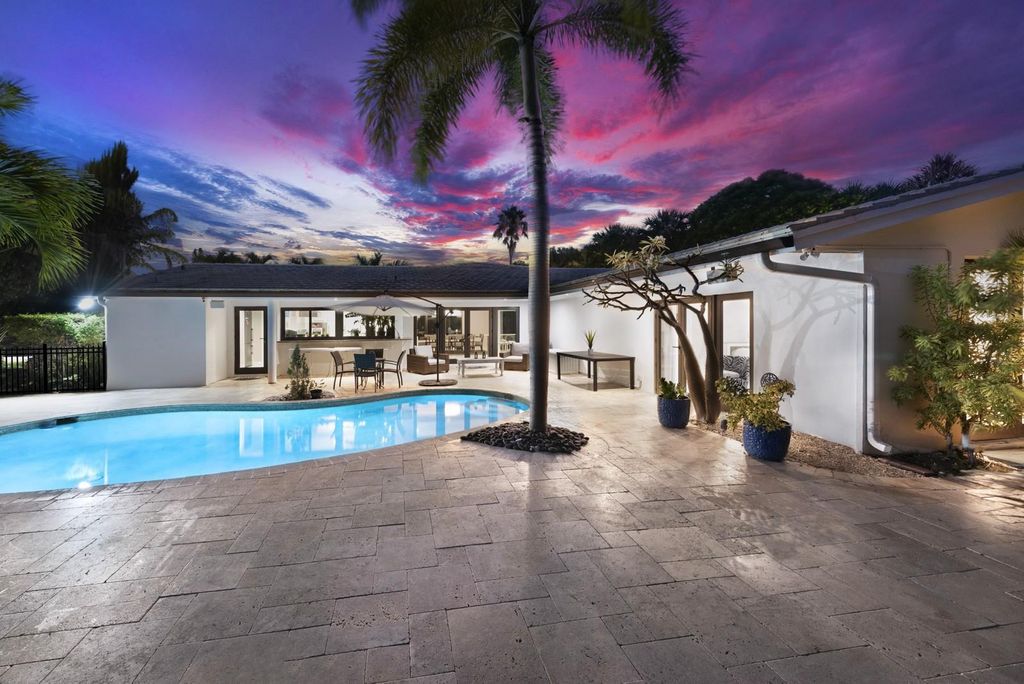 Photo of 5552 NE 31st Avenue, Fort Lauderdale, FL 33308 (MLS # F10514731)