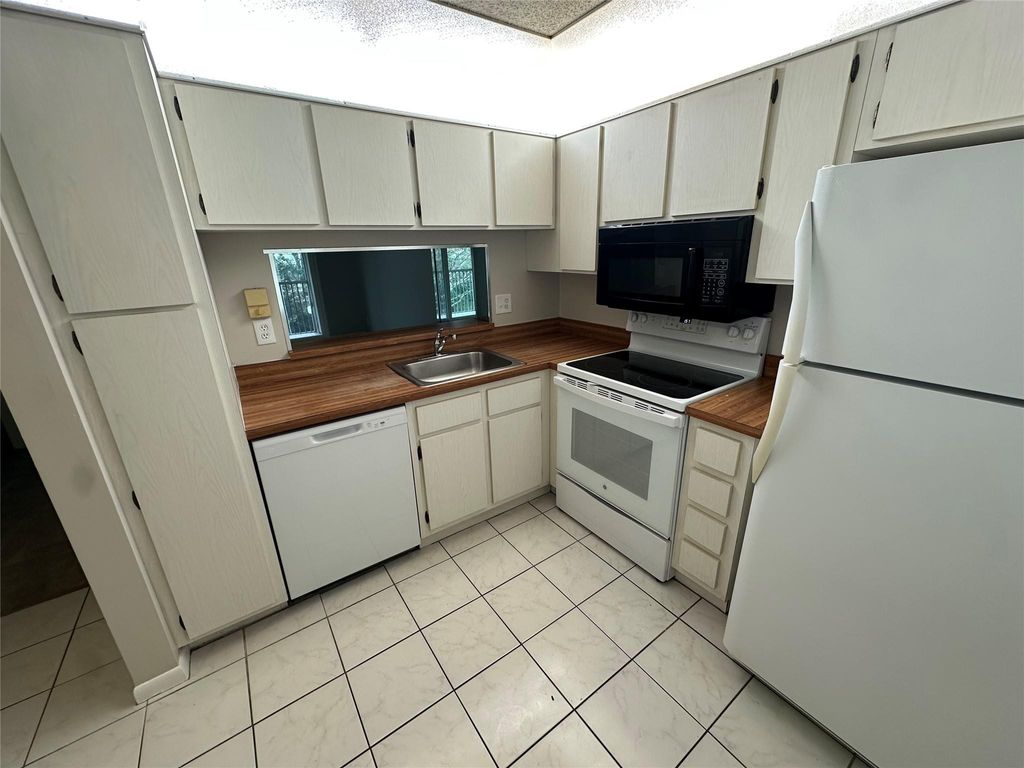 Photo of 3578 N University Drive #I-5, Coral Springs, FL 33065 (MLS # F10549027)