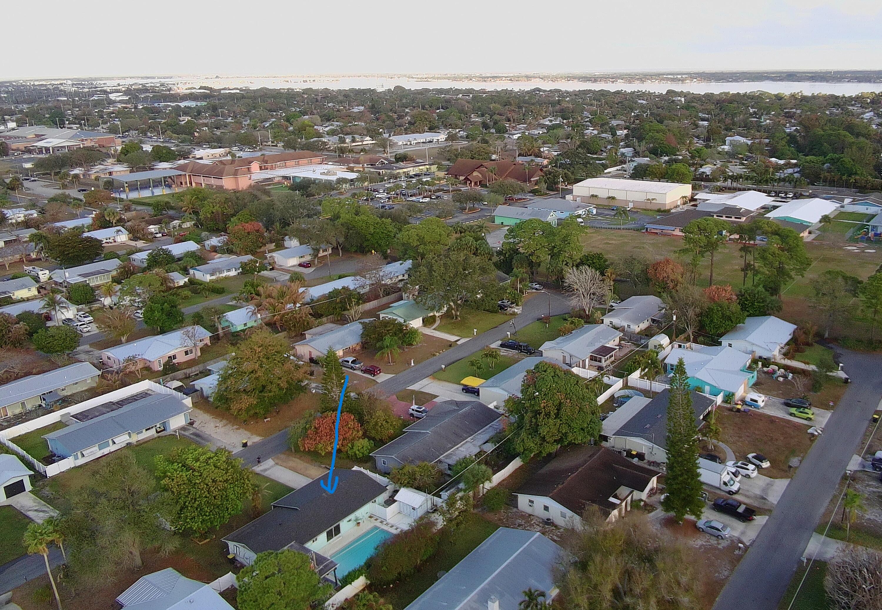 1301 SE Sandpiper Lane