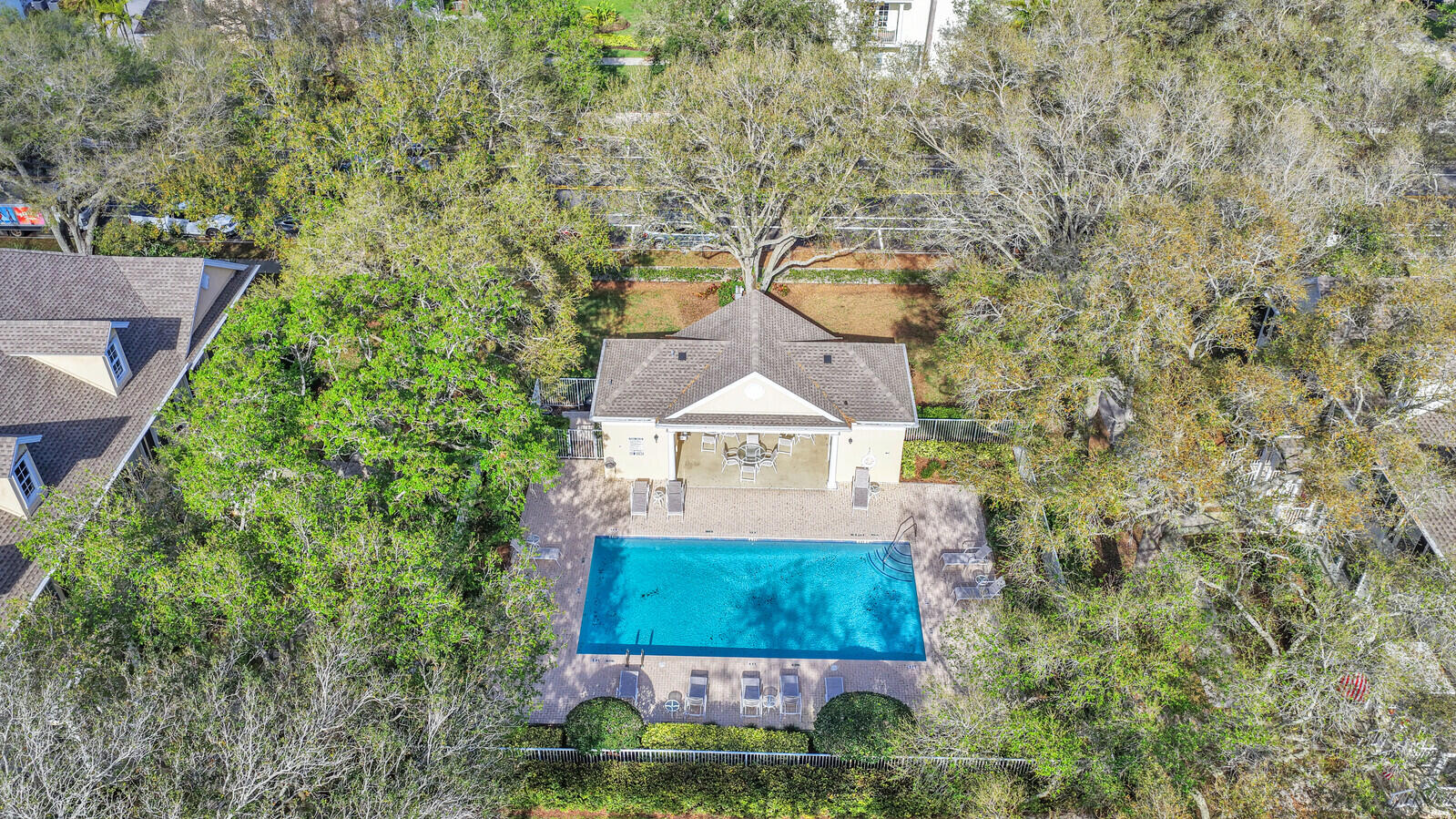 CHARLESTON COURT AT ABACOA - Residential