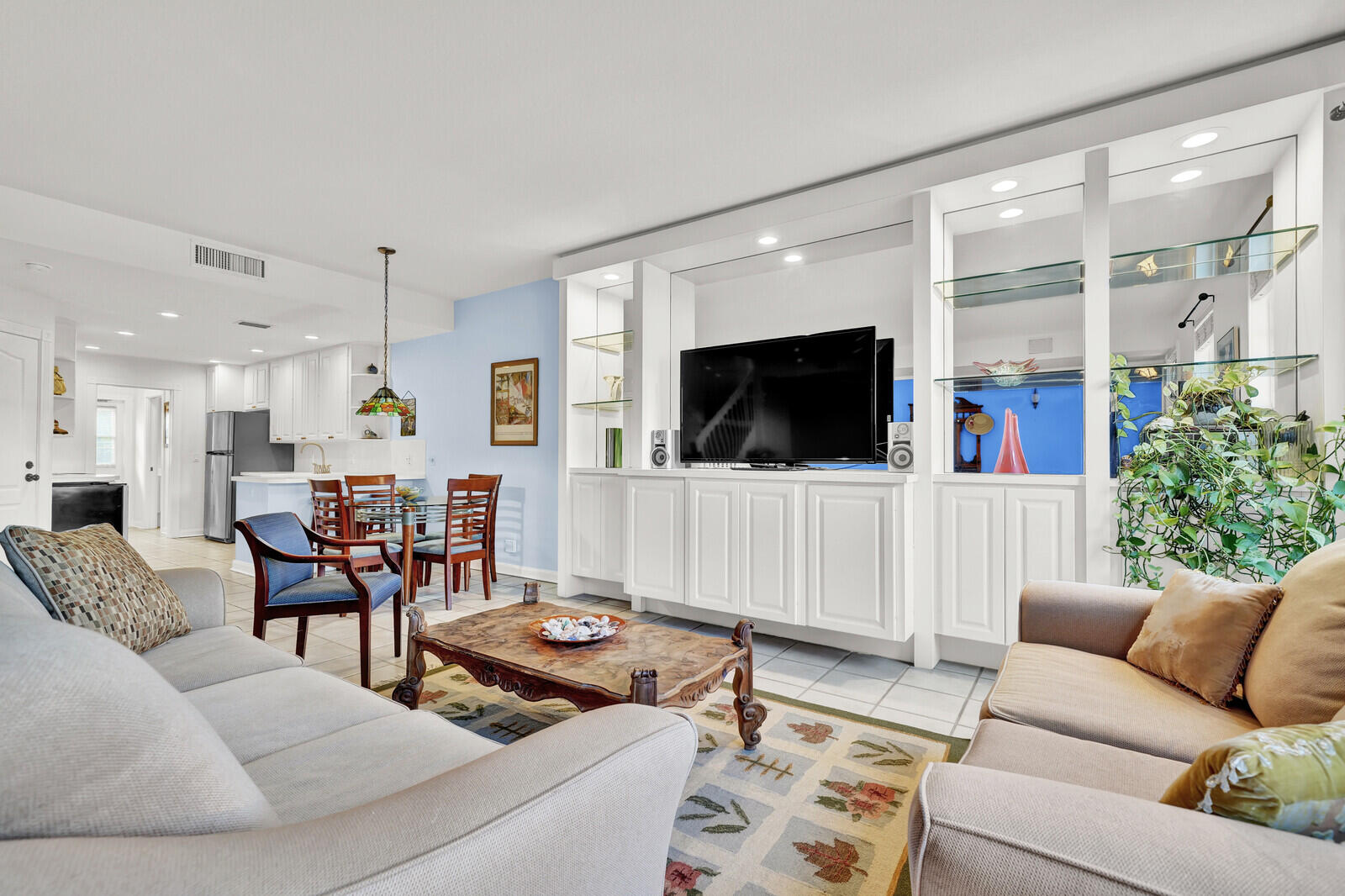 CHARLESTON COURT AT ABACOA - Residential