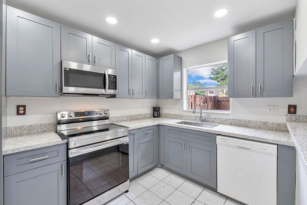 Photo of 5843 Blueberry Ct #78, Fort Lauderdale, FL 33313 (MLS # F10533736)