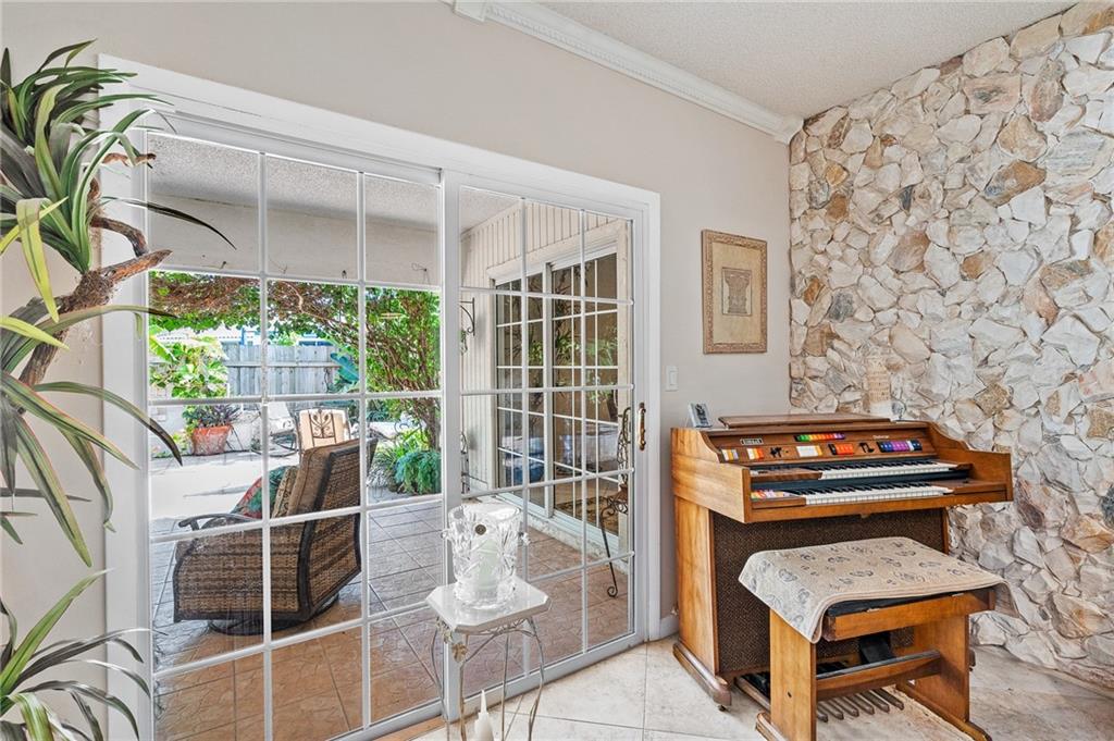 Boca Raton Square Unit 18 - Residential